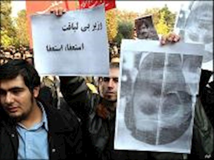 خوفًا من احتجاجات الطلاب
أحمدي نجاد يمتنع عن إلقاء خطابه المبرمج في جامعة أمير کبير