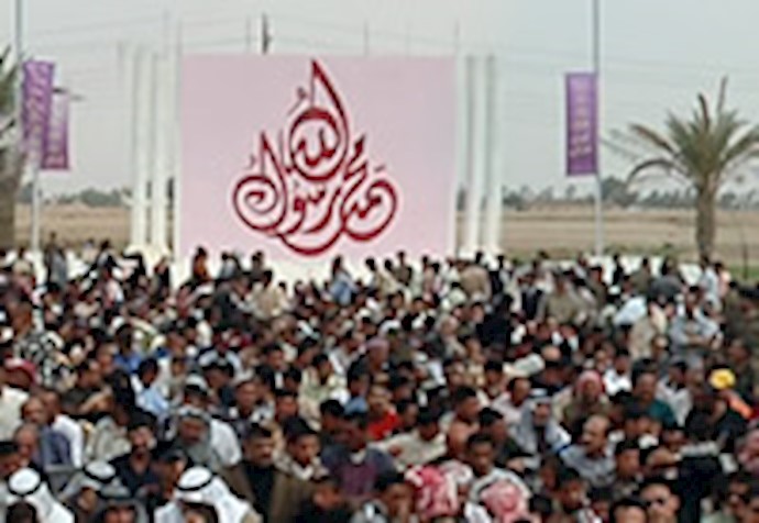 في تجمع اقيم بمدينة أشرف بمناسبة المولد النبوي الشريف
مواطنون عراقيون شيعة يستنکرون تدخلات النظام الايراني الارهابية في العراق