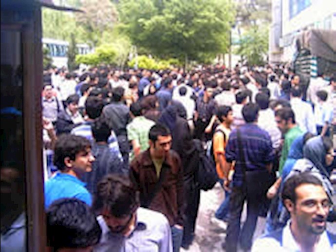 مقال للنيويورک تايمز بعنوان: الجامعة التکنولوجية في طهران معقل المعارضة الطلابية لاحمدي نجاد