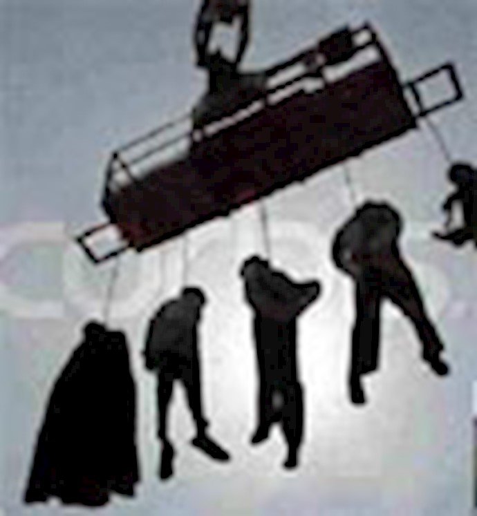 النظام الايراني يعدم 5 أشخاص شنقاً أمام الملأ في قضاء راور بمدينة کرمان (جنوب إيران)