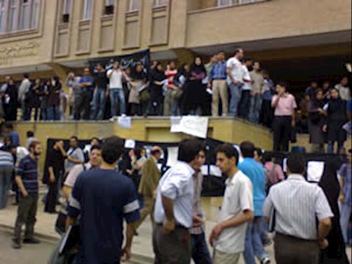 اجراءات غير مسبوقة وحالة التأهب القصوی
حالة نظام الملالي المتداعي خوفاً من انتفاضة جماهيرية وطلابية في ذکری انتفاضة 9 تموز 1999