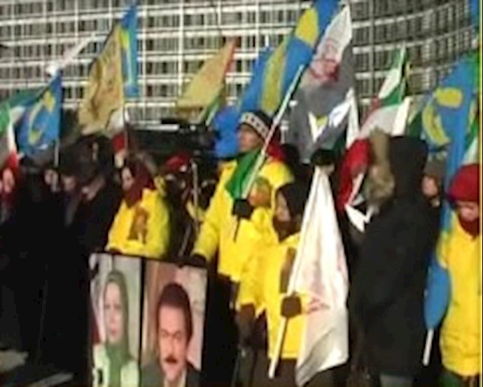 الجالية الإيرانية تنظم اعتصامًا أمام مقر الاتحاد الأوروبي في بروکسل