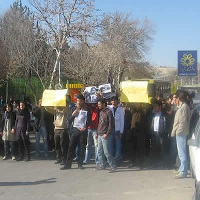 طلاب شيراز الإيرانية يتظاهرون في الشوارع من جديد هاتفين «الموت للديکتاتور»
