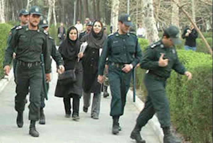 احتجاج جماهيري ضد قوی الأمن الداخلي في کرمنشاه (غربي ايران)