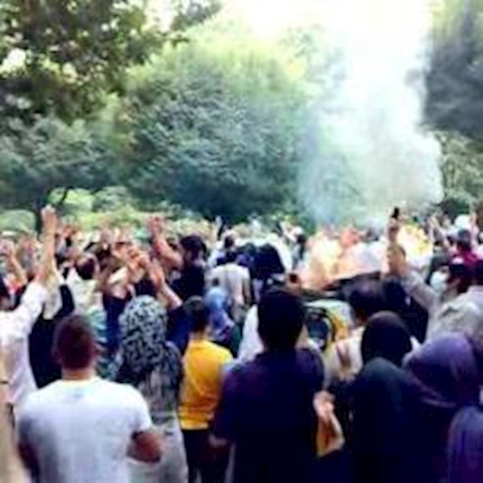 طهران ومدن إيرانية تشهد مظاهرات ومواجهات عارمة في اليوم الـ 27 للانتفاضة