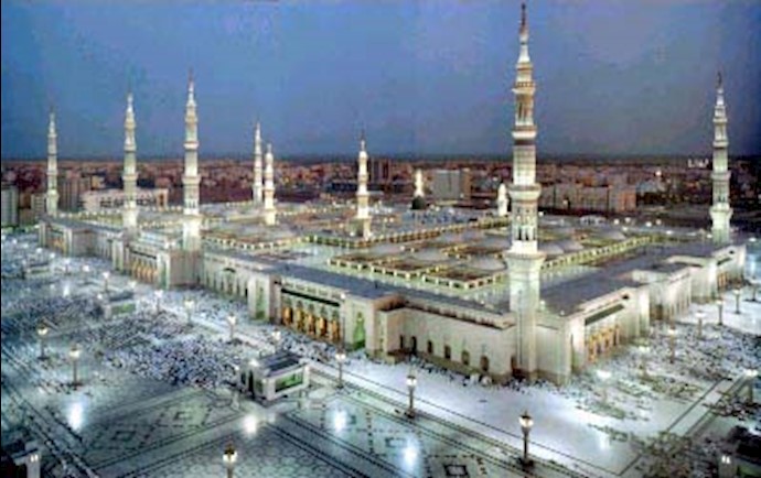 إمام الحرم المکي: ما يحدث في سوريا من أشد أنواع القتل والجور ولا يقره أي دين أو ملة أو عرف