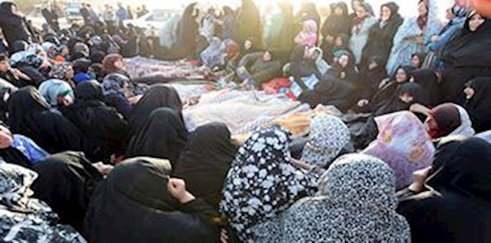 أکثر من 300 قتيل ضحايا الزلزالين في إيران.. والمستشفيات تکابد لاستيعاب آلاف المصابين