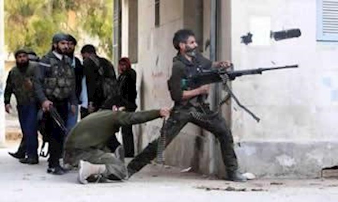 مقاتلو المعارضة السورية يلاحقون "داعش" في ريف حمص