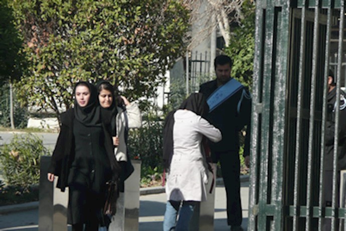 ايران: اشتباک بين المواطنين ورجال الأمن بسبب التذرع بسوء التحجب