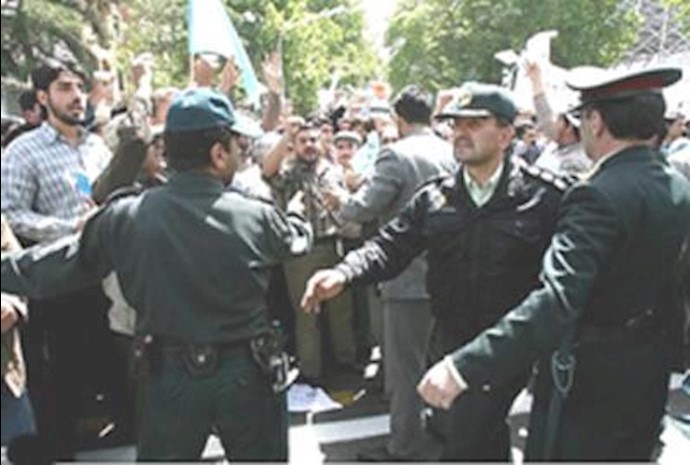 ايران: اشتباکات بين الشباب في اصفهان ورجال الوحدة الخاصة علی سحب الديشات