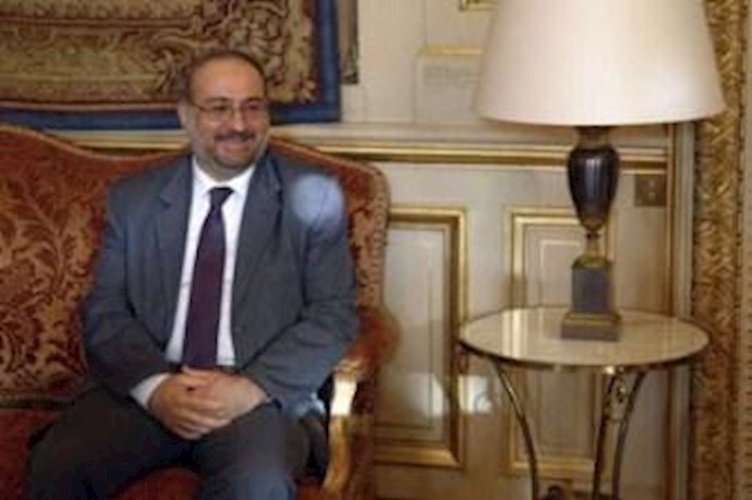 الائتلاف السوري المعارض يعيد انتخاب رئيس حکومته أحمد طعمة لولاية جديدة