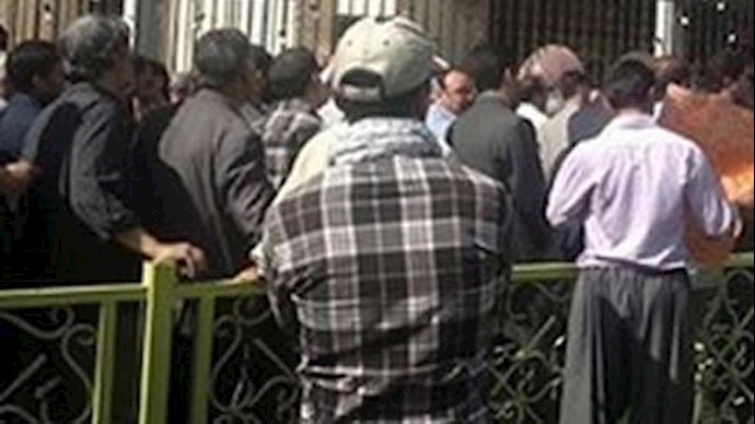 إيران: الإضراب عن العمل لأکثر من ألف عامل في مصنع «صفا» للشلمان والأنابيب