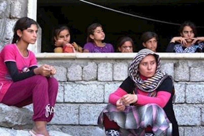 عراقيون يعتذرون عن قبول التهاني بالعيد حزناً علی حالهم