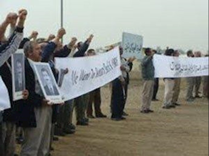 طالب بالتعامل مع سکان المخيم بشکل إنساني