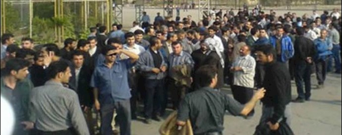 إيران: تجمع احتجاجي لعمال دائرة الاتصالات في مدينة طهران