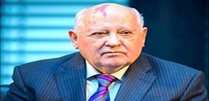 غورباتشوف مخاطباً بوتين: لا ترکب رأسک !