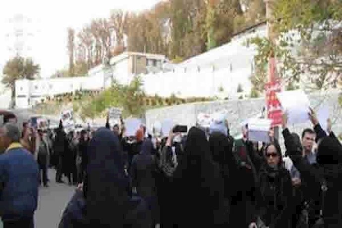 ايران - تحشد احتجاجي مقابل سجن ايفين دعما للسجناء السياسيين - 18 تشرين الثاني/ نوفمبر 2014