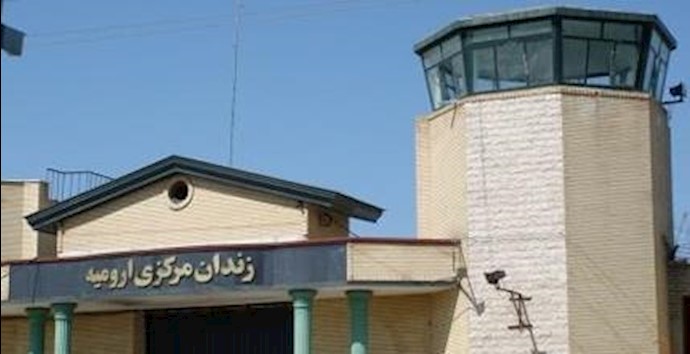 عناصر النظام الإيراني تتوعد عددا من السجناء السياسيين المضربين عن الطعام في سجن «أرومية» بتنفيذ أحکامهم بالإعدام