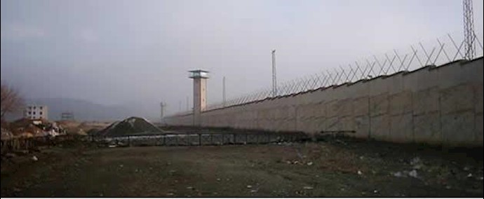 ايران_ دوي شعارات سجناء جوهردشت في مدينة کرج لاحياء يوم الطالب