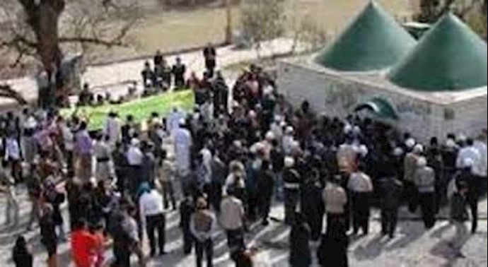 ايران- تجمع احتجاجي لأتباع طائفة يارساني في کرمانشاه واشتباکات مع حرس ديوان المحافظة