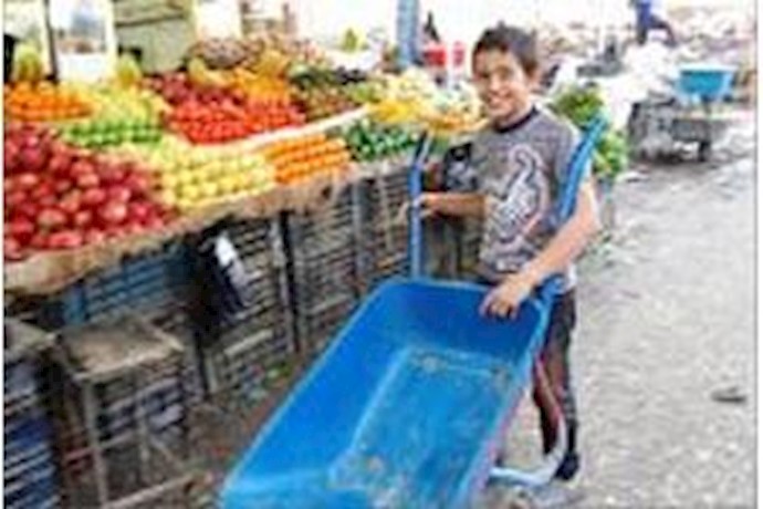الفقر يجبر أطفال جنوب العراق علی العمل