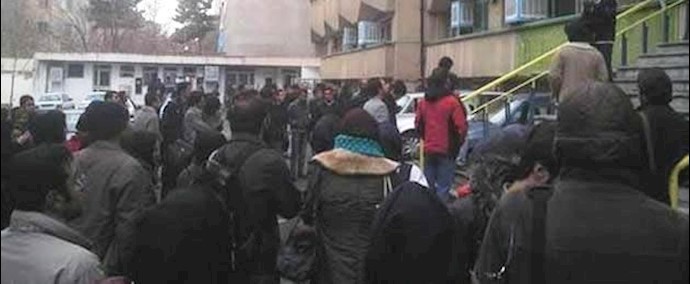 ايران_تجمع احتجاجي لطلاب جامعة علامة بمدينة طهران لمناسبة 7 کانون الاول/ديسمبر