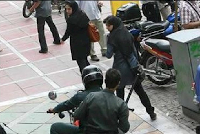 إيران.. اعتداء علی طالبة وطالب بالطعن بالسکين