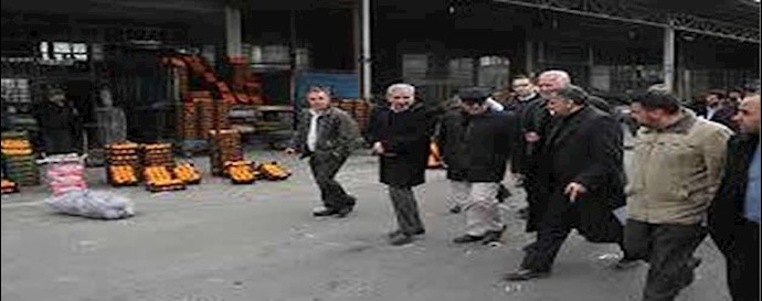ايران- تجمع احتجاجي لعدد من بائعي الفواکه في مدينة تبريز