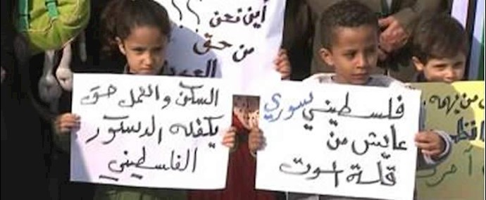 لاجئون عائدون لغزة يطالبون بتحسين أوضاعهم