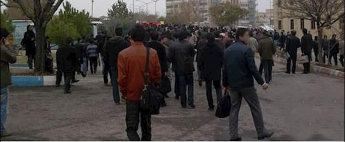 إيران: طلاب جامعة تبريز يمنعون ميليشات الباسيج من إلقاء الخطاب