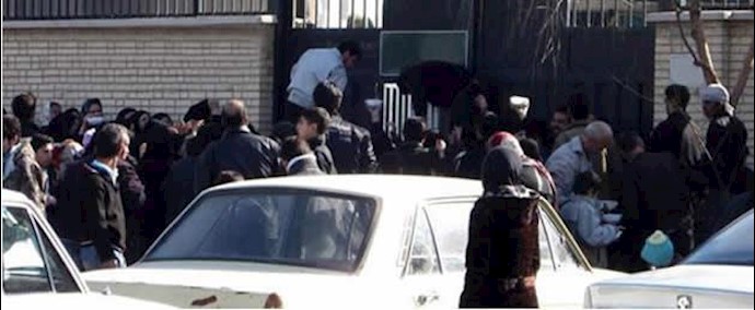 ايران-اشتباکات بين قوی الامن الداخلي القمعية ومواکب العزاء في يوم أربعينية الأمام الحسين