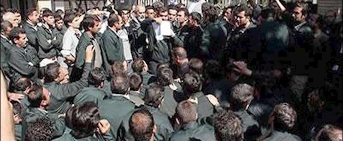ايران- زنجان - تجمع عمال معمل الرصاص والخارصين