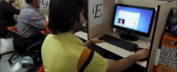خامنئي يوصي بتشديد الرقابة علی الإنترنت
