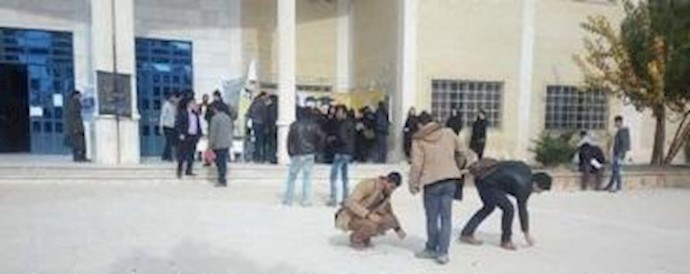 ايران- احتجاج طلابي في کلية العلوم في الجامعة الحرة في خرم آباد
