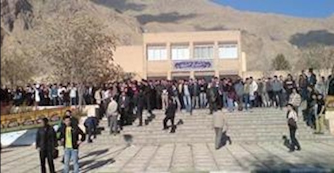 ايران: تحشد احتجاجي لطلاب جامعة رازي في کرمانشاه