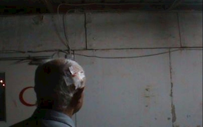 رصاص کلاشينکوف يخترق إحدی بنايات مخيّم "ليبرتي" ويصيب أحد السکان بجروح