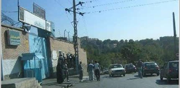 إيران: نقل سجينين سياسيين من سجن أيفين إلی مکان مجهول
