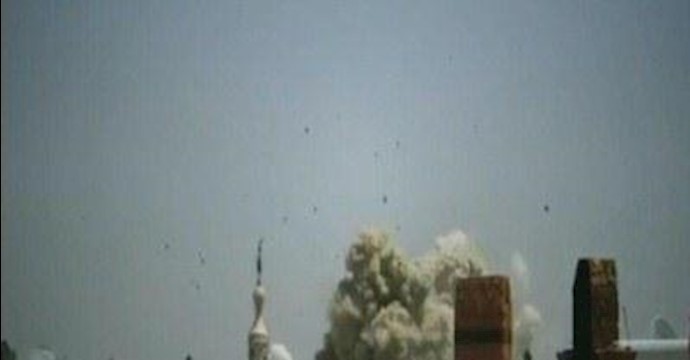 نظام الأسد يدک عدداً من المناطق بالبراميل المتفجرة