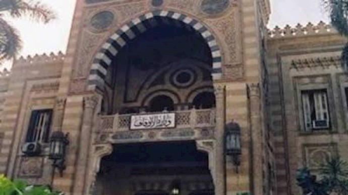 مصر: وقف 4 مقرئين لسفرهم لإيران والعراق