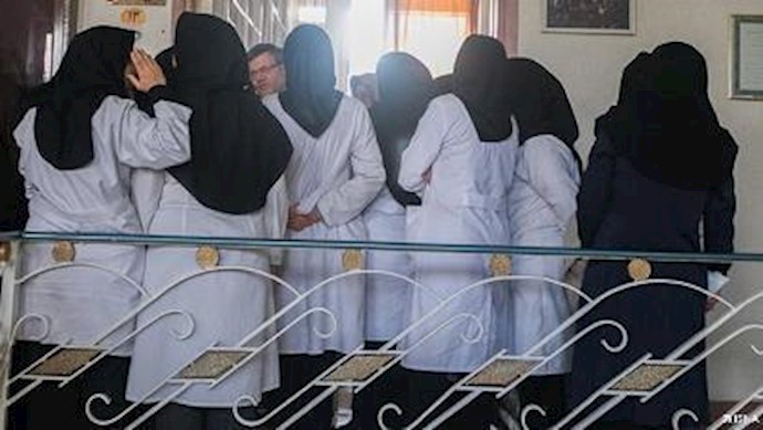 إيران- ممرضو وممرضات المرکز الطبي للأطفال في أهواز يلتحقون بالاحتجاجات العارمة