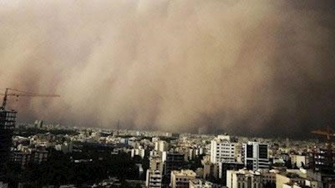 بعد غرقها بالظلام بالعاصفة الأولی.. طهران تنتظر أخری
