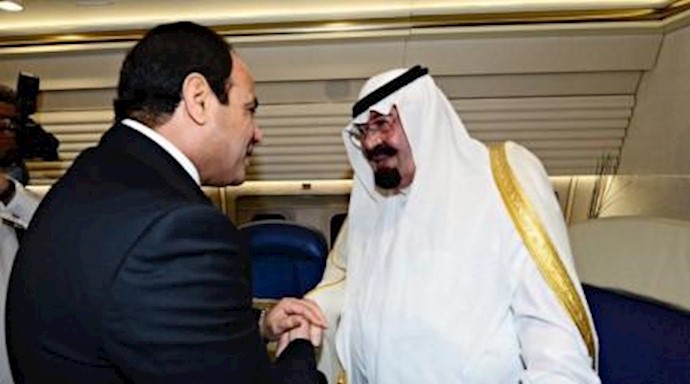 العاهل السعودي يلتقي الرئيس المصري في مطار القاهرة