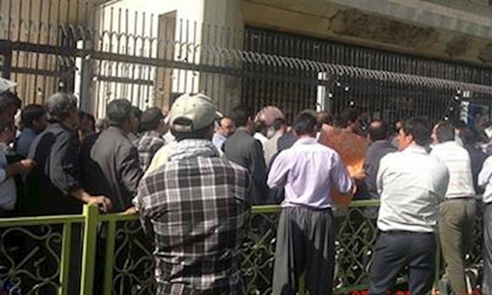 ايران : احتجاج عمال فولاذ زاکرس في مدينة قروه