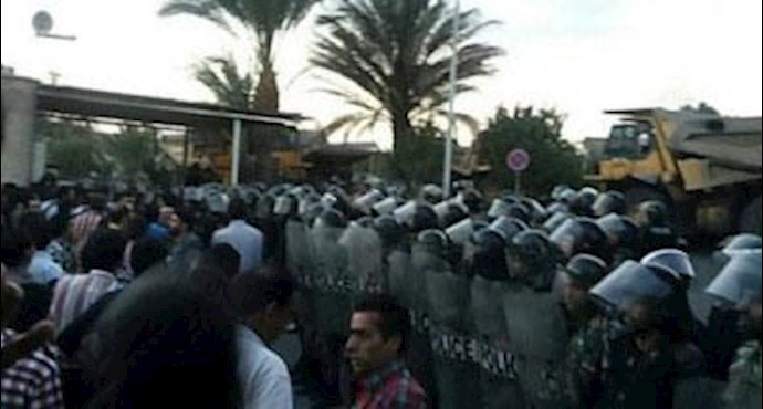 إضراب عام واعتقالات لعمال منجم جنوب إيران