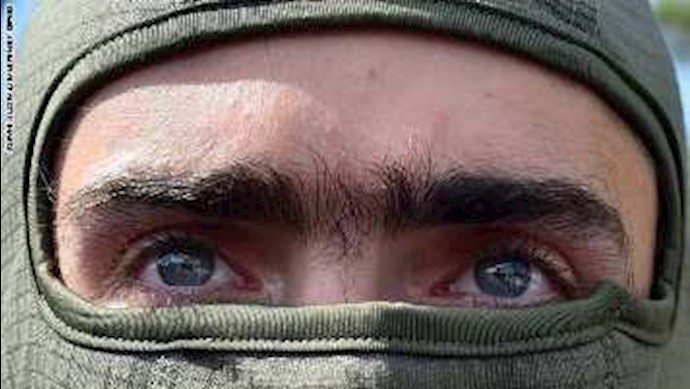 الرئيس الأوکراني: مئات الدبابات وآلاف الجنود الأجانب علی أراضينا