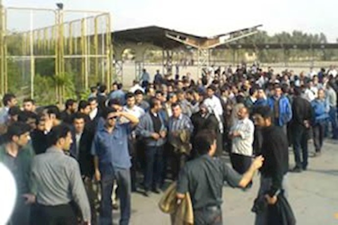 ايران: اشتباک الشباب مع رجال قوی الامن الداخلي في بستان مسمی بـ (ولاية) في طهران