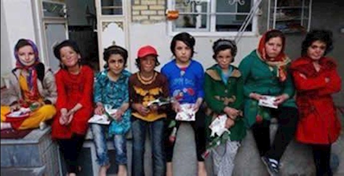 إيران: تقرير عن الآلام والمعاناة المتزايدة للطالبات الضحيات جراء حادث الحريق المروع في المدرسة الابتدائية بقرية شين آباد