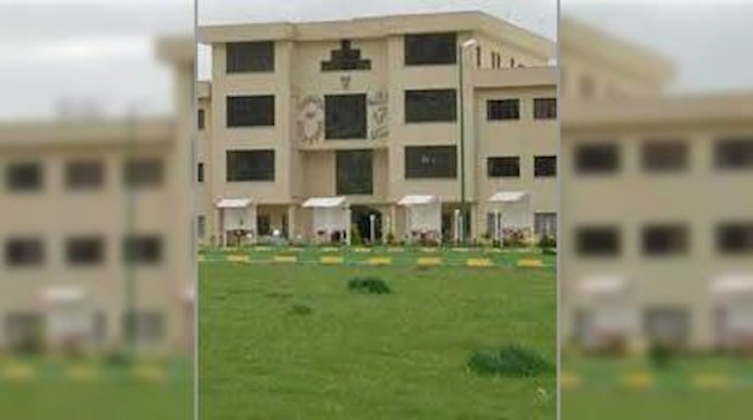 إيران: احتجاج طلاب الجامعة الحرة في مدينة «خرم آباد» علی زيادة رسوم التعليم