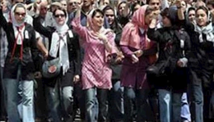 إيران: تشديد إجراءات مقارعة للنساء من قبل نظام الملالي