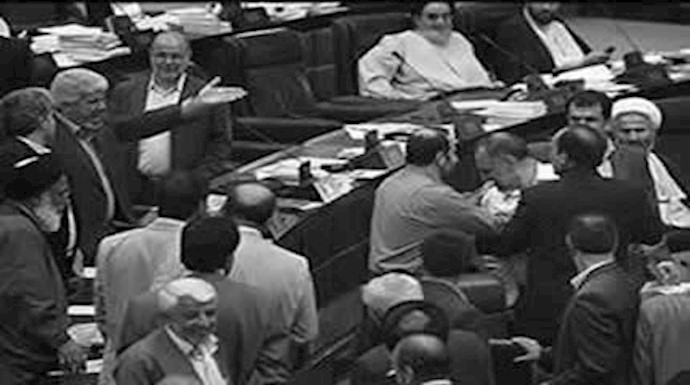 إيران: حملة لجمع التواقيع لاستجواب وزير التعليم في حکومة الملا روحاني